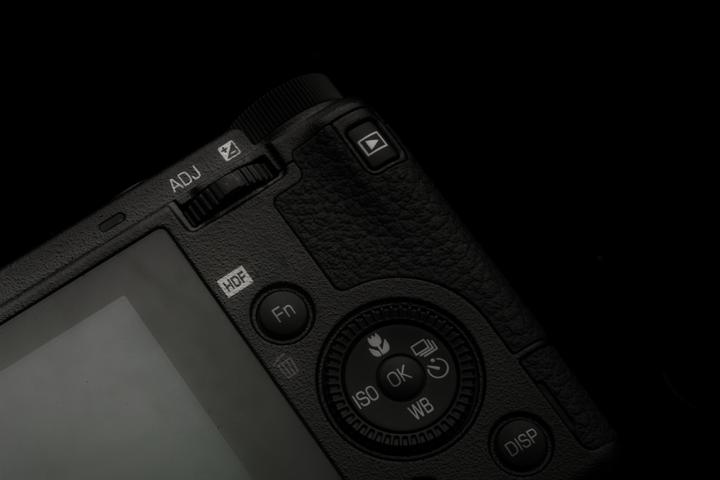 Produktbild RICOH Gr Iiix Hdf (40 mm, 24.20 Mpx, APS-C / DX)
