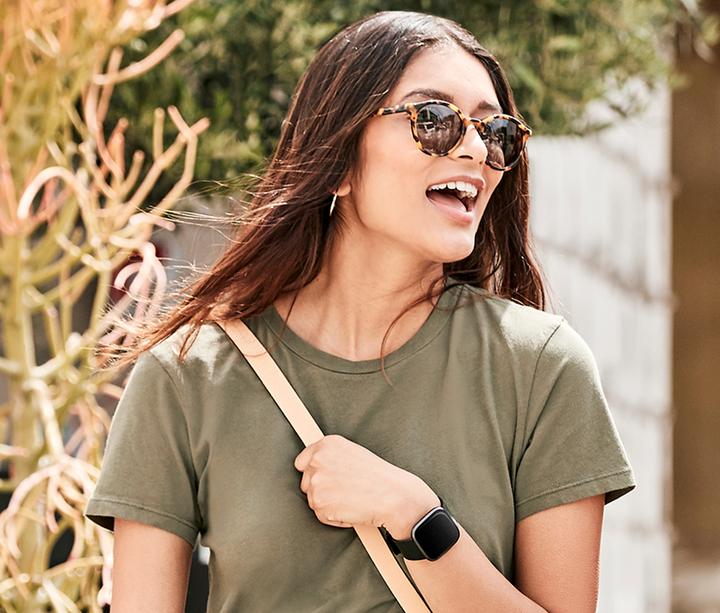 Actual product image Fitbit Versa 2 (40 mm)