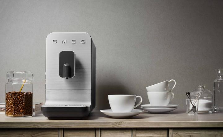 Actual product image Smeg BCC11BLMEU (EU plug)