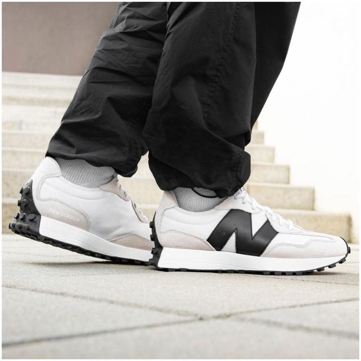 Produktbild New Balance MS327CWB (45)