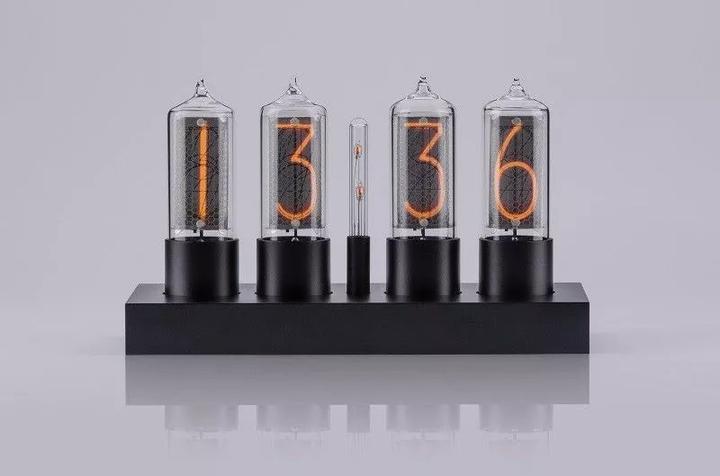 Image du produit Millclock NEU! ZIN18 Nixie-Uhr Klassiker Schwarzes Aluminiumgehäuse 4 Röhren.