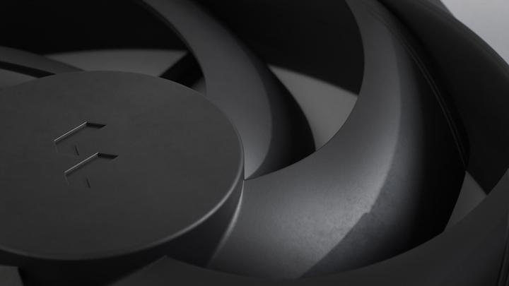 Image du produit Fractal D. Momentum 14 Black (140 mm, 1 x)