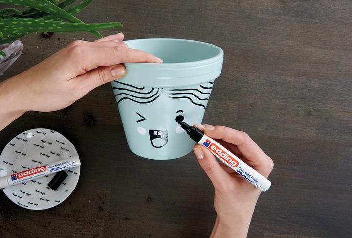 Actual product image Edding 750 Glossy paint markers (Silver, 2 mm, 1 x)
