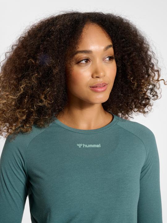 Actual product image hummel Mt Vanja T-Shirt L/S (M)