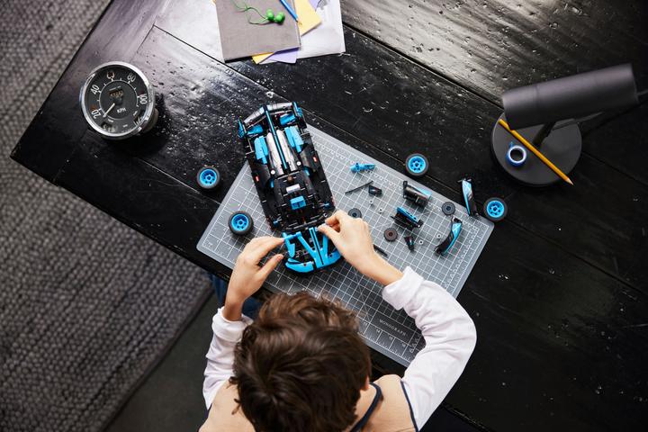 Actual product image LEGO Technic Bugatti Bolide Agile Blue (42162, LEGO Technic)