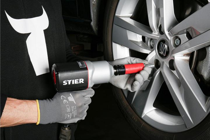 Actual product image Stier Impact wrench 15-PC, 1/2" max. loosening torque: 1,054 Nm (Air blast)