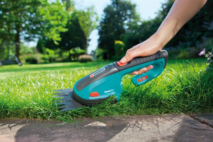 Actual product image Gardena Grass and Book Scissors Set ClassicCut (Cordless hedgecutters)