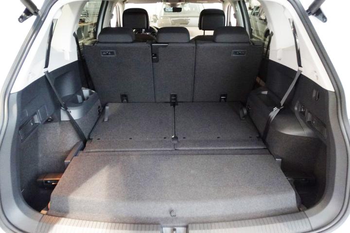 Actual product image ProPlus Trunk tray for Seat Tarraco / VW Tiguan Allspace from 2017 to present (raised cargo area).