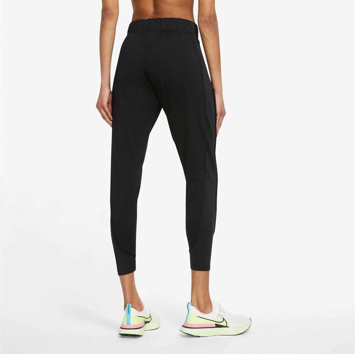 Produktbild Nike Therma-Fit Essential Wome Black/Black/Reflective Silv L (L)