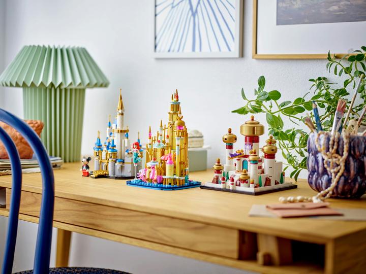 Actual product image LEGO Ariel's mini castle (40708, LEGO Disney)