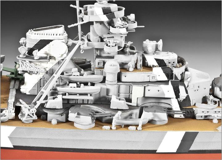 Immagine prodotto Revell Corazzata Bismarck 1:700