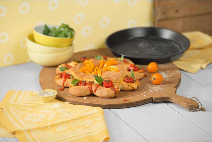 Produktbild Kaiser Delicious Back- und Pizzablech rund 28cm antihaftbeschichtet