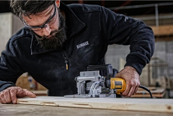 Actual product image DeWalt DW682K