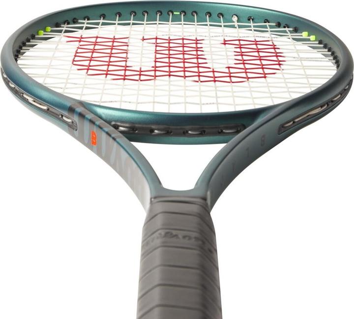 Actual product image Wilson Blade 98 16x19 V9.0 tennis racket (3, 305 g)