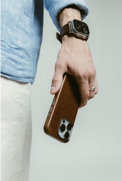 Actual product image Nomad Traditional Leather Case (Apple iPhone 16 Pro Max)
