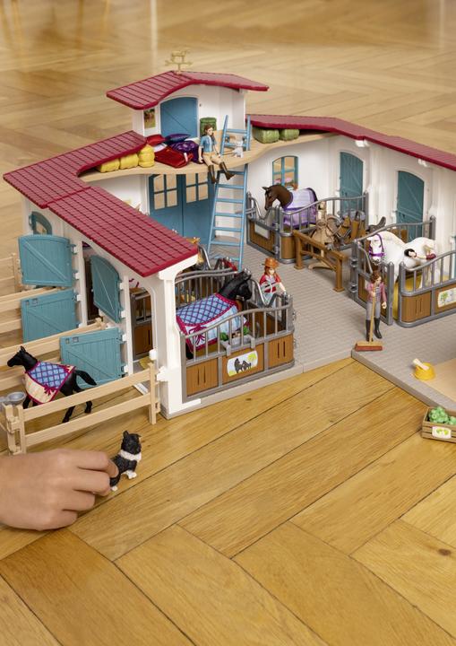 Actual product image Schleich Horse box with mare and foal