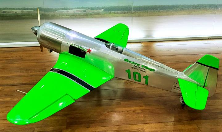 Image du produit Seagull Models SG-Models ) YAK 11 71" 1,8m CHROME 35cc AIRRACE "Perestroika" AVEC un (Oiseau de guerre)