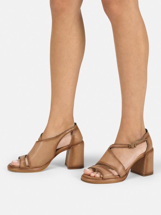 Produktbild Felmini Stefanny D796, eine Sandale mit Absatz, bei der jedes Detail Eleganz ausstrahlt. Der Absatz ist luxu (42)