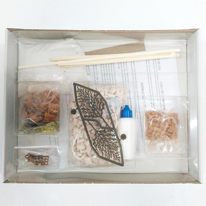 Produktbild Block Cuit. 3D Keramik-Modelbausatz -Typisches Haus aus der Tschechische Rep. (26 x 13 x 22 cm)
