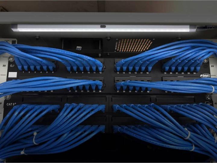 Productafbeelding Renkforce Netwerkkastverlichting 48,26 cm (19") Rack LED verlichtingseenheid