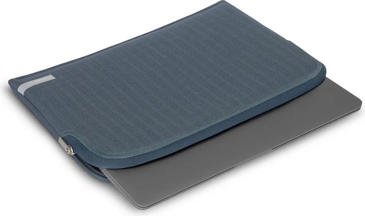 Actual product image Moshi Pluma Laptop Sleeve (14", Apple)