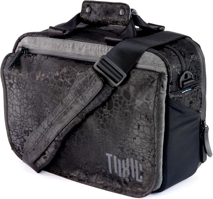 Actual product image 3 Legged Thing Toxic Wraith Camera Messenger L Water Resistant "Frog" Pocket Onyx
