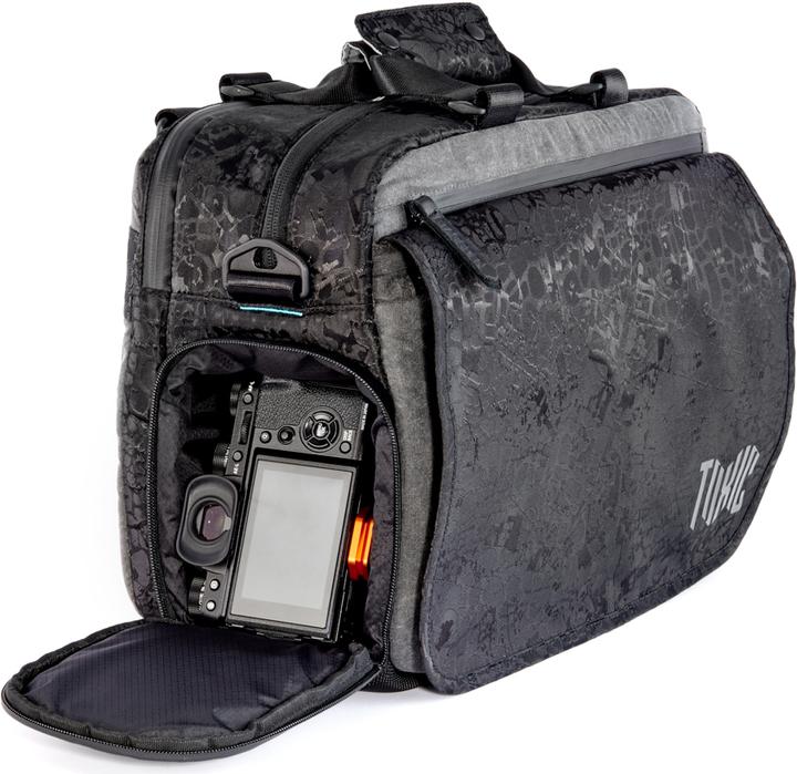 Actual product image 3 Legged Thing Toxic Wraith Camera Messenger L Water Resistant "Frog" Pocket Onyx
