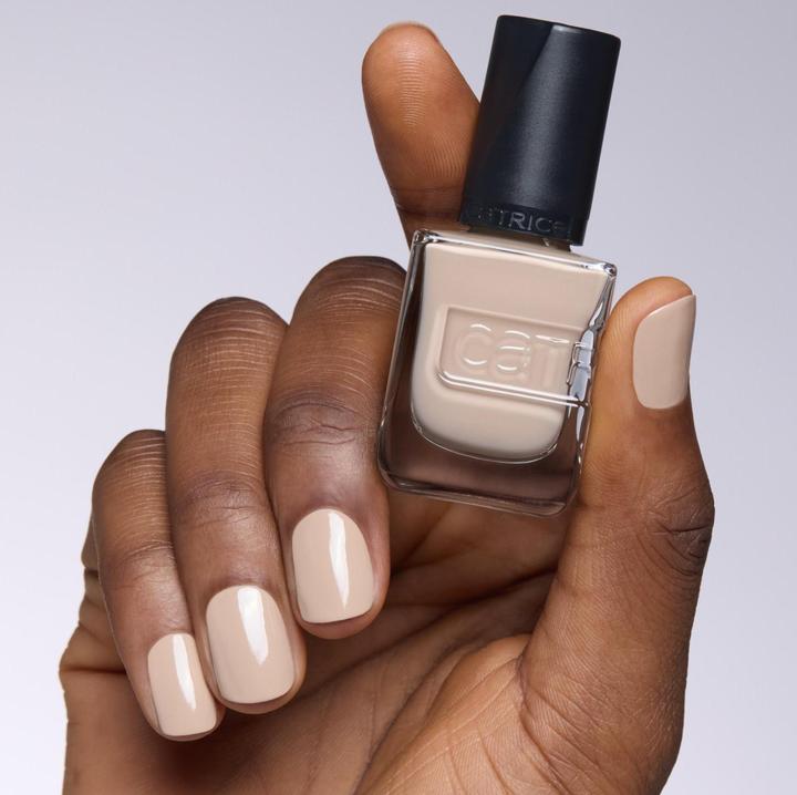 Actual product image Catrice Gel Affair Nail Lacquer No. 010 Nude Long-Lasting (010 Lost My Camel In The Desert, Gel-Effect Nail Polish)