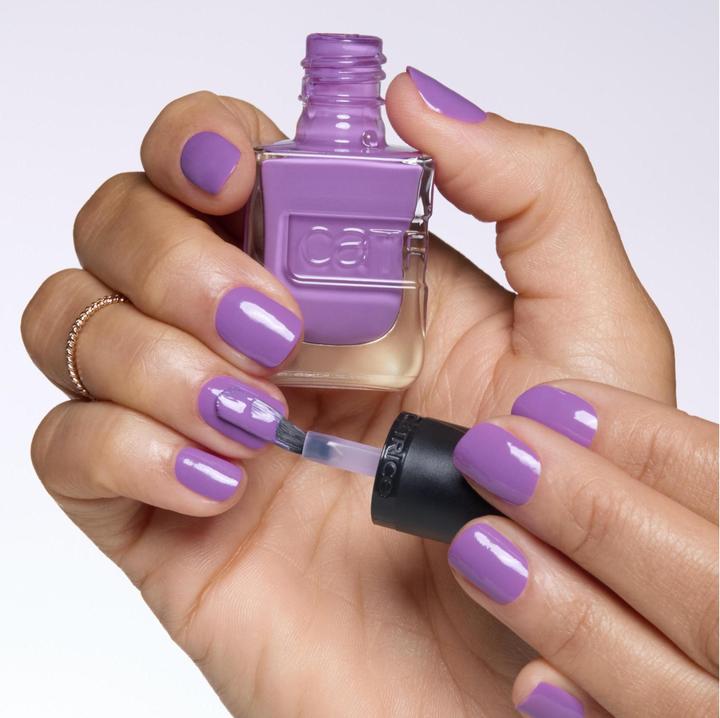Produktbild Catrice Gel Affair Nail Lacquer No. 024 Violet Long-Lasting (024 Grape Minds Think Alike, Gel-Effekt Nagellack)