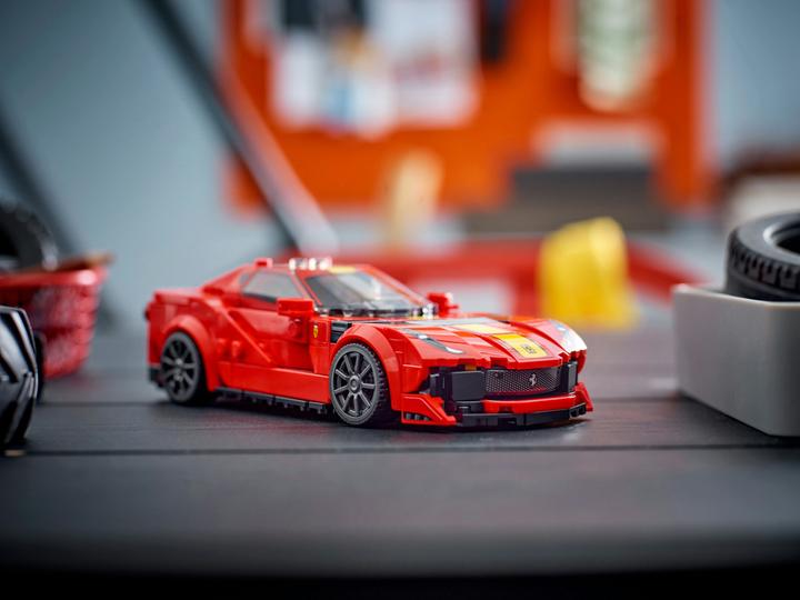 Actual product image LEGO Ferrari 812 Competizione (76914, LEGO Speed Champions)