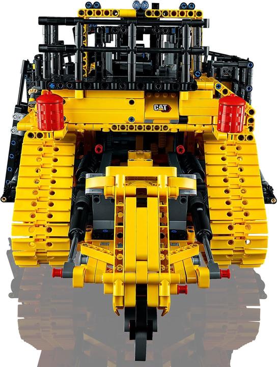 Actual product image LEGO Cat D11 Bulldozer (42131, LEGO Technic)