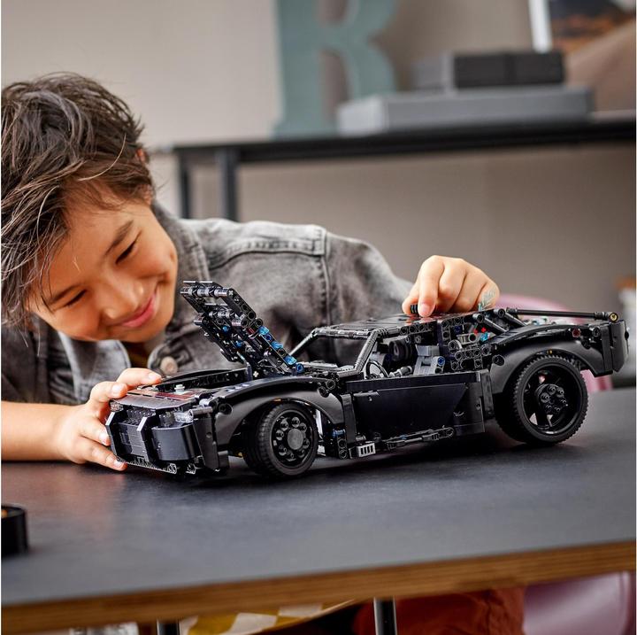 Actual product image LEGO Batman's Batmobile (42127, LEGO Technic)