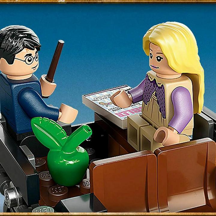 Produktbild LEGO Hogwarts: Kutsche mit Thestralen (76400, LEGO Harry Potter)