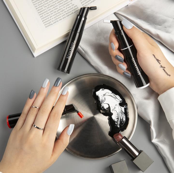 Immagine prodotto Trisa Gel Color Stylemate Nero (Essiccatore smalto per unghie, Nero)
