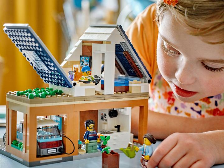 Image du produit LEGO Maison familiale avec voiture électrique (60398, LEGO City)