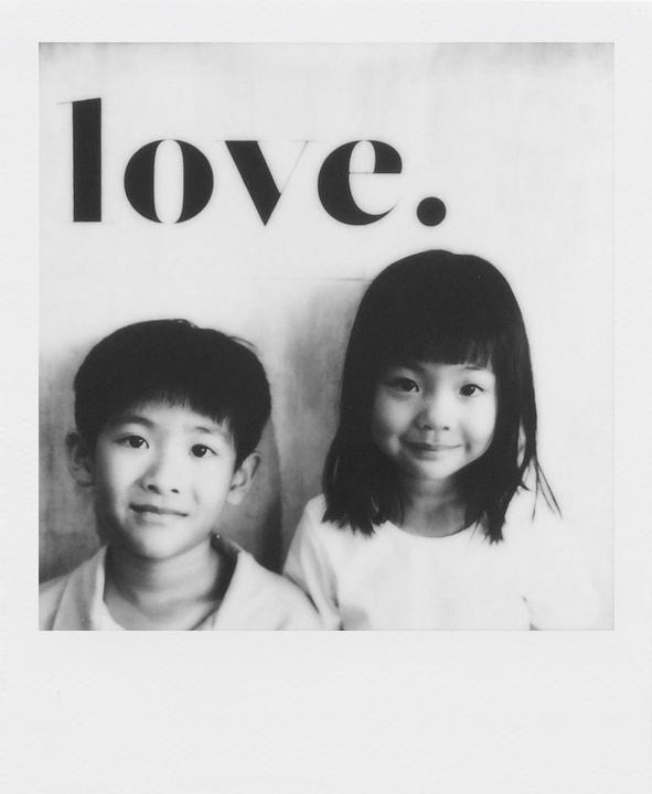 Image du produit Polaroid B&W I-type (Maintenant, OneStep+ (en anglais))