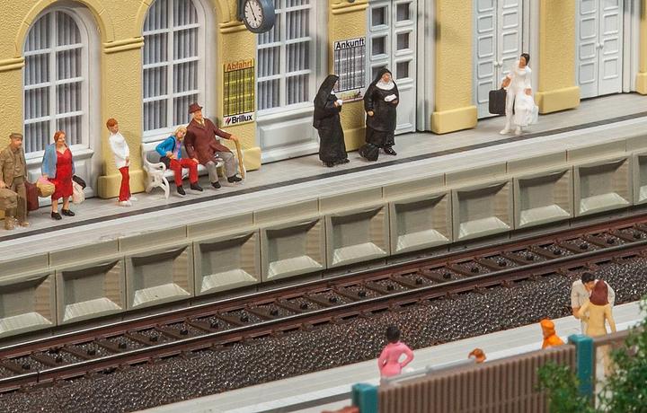 Produktbild Faller 120100 H0 Moderner Bahnsteig f
