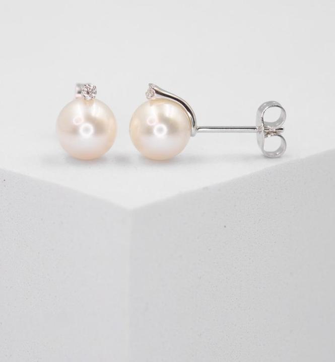 Actual product image Muau Earrings (750/18K white gold)