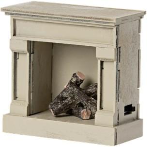 Maileg Fireplace in off-white (8.5 x 8.5 x 4 cm)