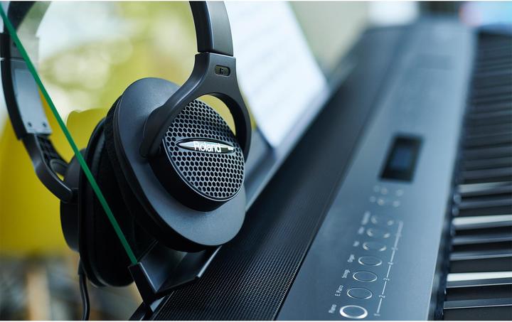 Actual product image Roland RHA7Studio Headphones (No noise cancelling, Cable)