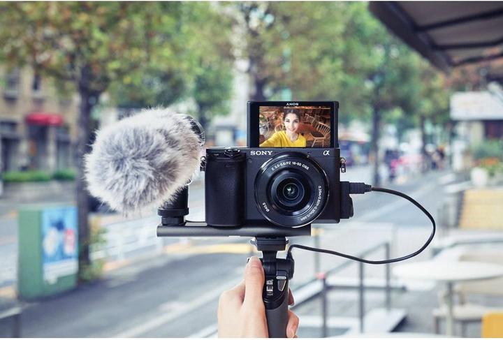 Immagine prodotto Sony Alpha 6400 Kit (18 - 135 mm, 24.20 Mpx, APS-C / DX)