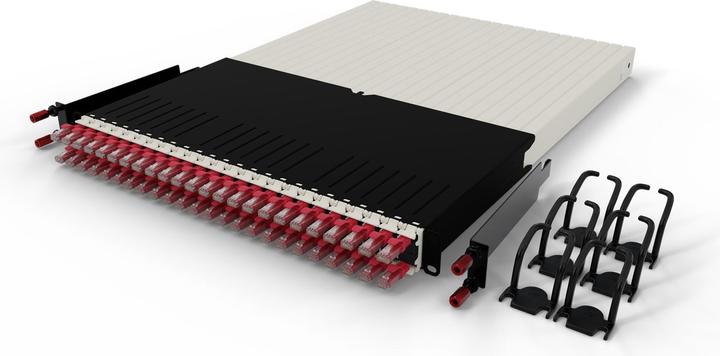 Actual product image PATCHBOX one / 30RU / Cat 6A, UTP, 1.8 m, red (UTP, CAT6a, 1.80 m)