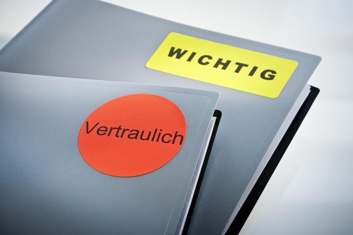Actual product image Avery Labels in special colours