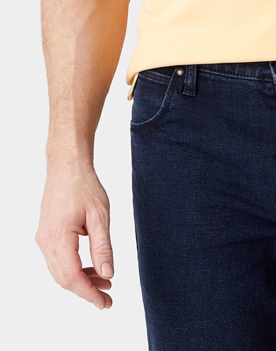 Actual product image Wrangler Authentic Straight (W31/L30)