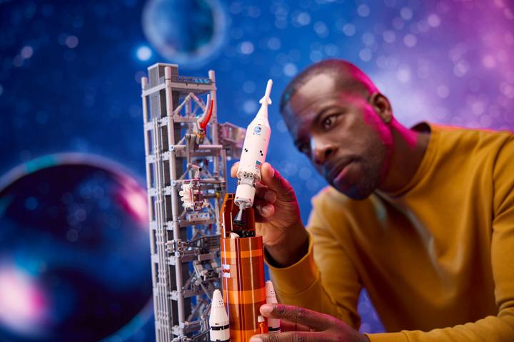 Image du produit LEGO Base de lancement Artemis de la NASA (10341, LEGO Icons, LEGO difficiles à trouver)