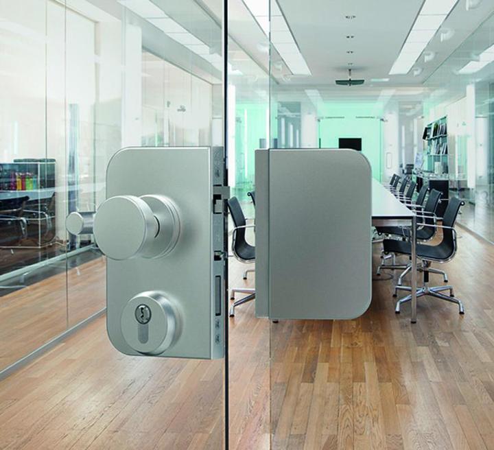 Actual product image Dormakaba Panic glass door lock OFFICE Junior SVP 5000