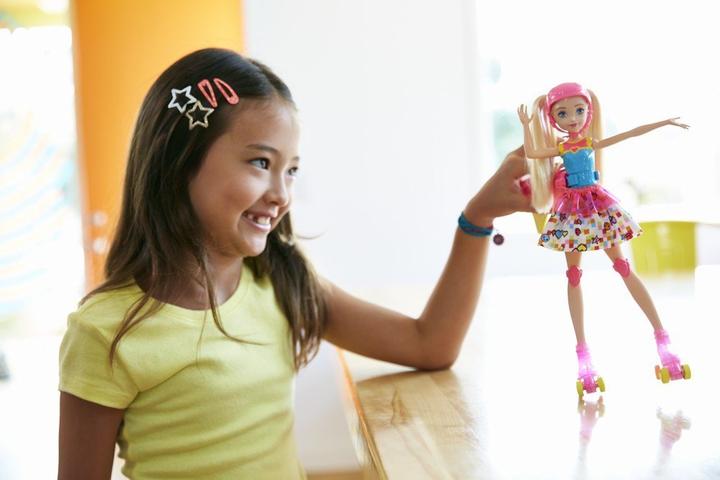 Produktbild Barbie Die Videospiel-Heldin Rollschuh-Fahrerin