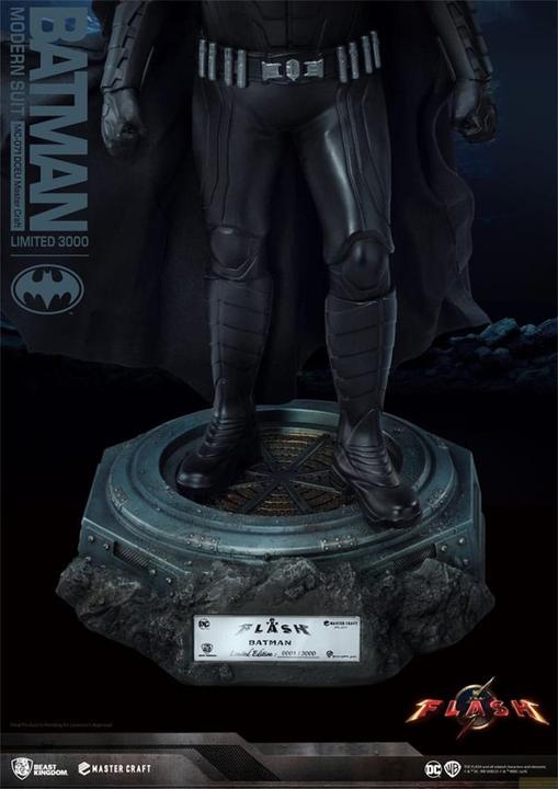Produktbild Beast Kingdom Batman Master Craft Statue Batman Modern Suit 42 cm