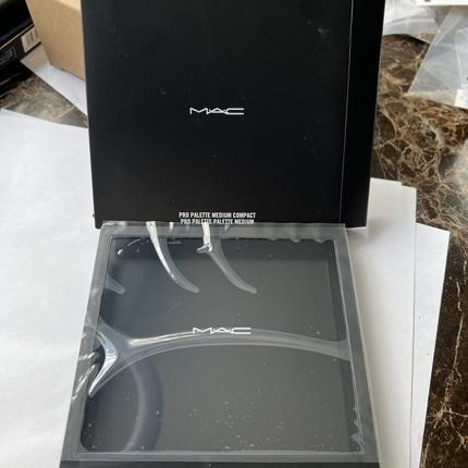 Actual product image MAC Cosmetics Pro Palette Medium Compact