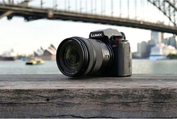 Produktbild Panasonic Lumix S5II Kit (20 - 60 mm, 24.20 Mpx, Vollformat)